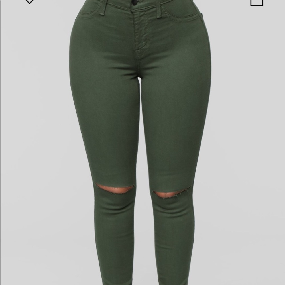 High Rise Ripped Jeans - Picture 4 of 6